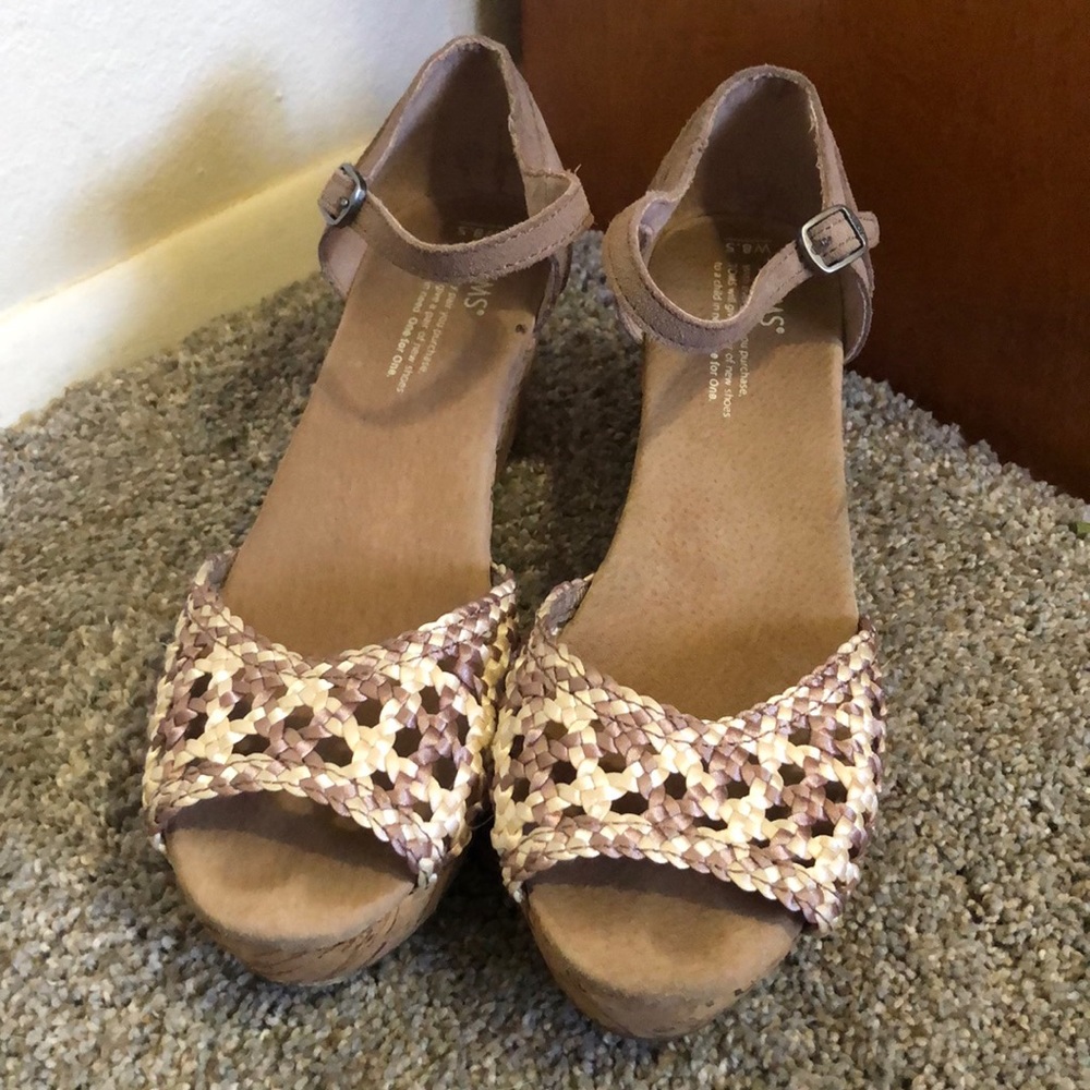 Tom’s women’s wedge sandals/heels